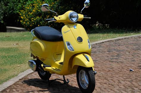 Vespa LX125 review, test ride - Autocar India