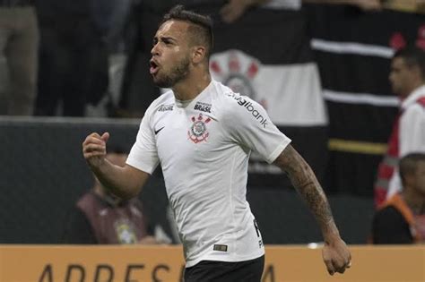 Shakhtar Donetsk Anuncia Empr Stimo De Maycon Ao Corinthians Mercado