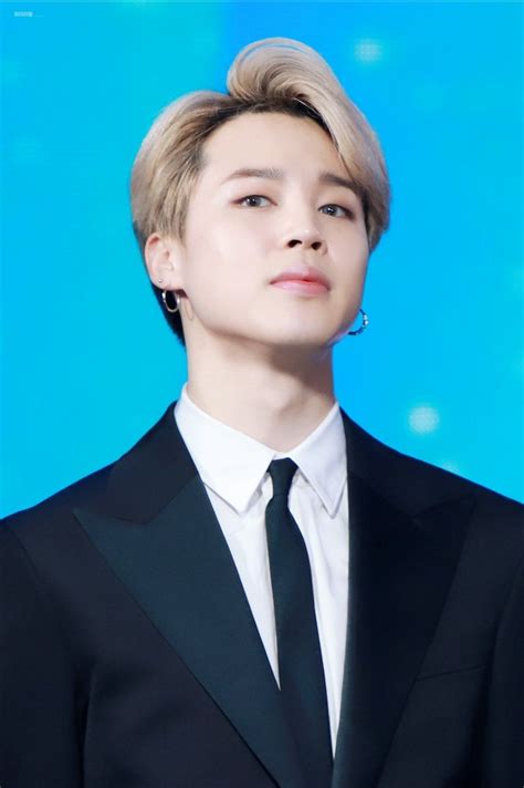 10 Pesona Jimin BTS Dengan Setelan Jas Awas Terpikat