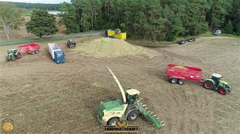 Wir Fahren Gro E Gesch Tze Auf Landwirtschaftlicher Gro Einsatz Beim