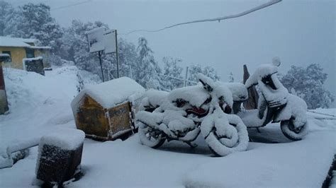 Heavy Snowfall In Chakrata. - Pics: उत्तराखंड में भारी बर्फबारी, बर्फ ...