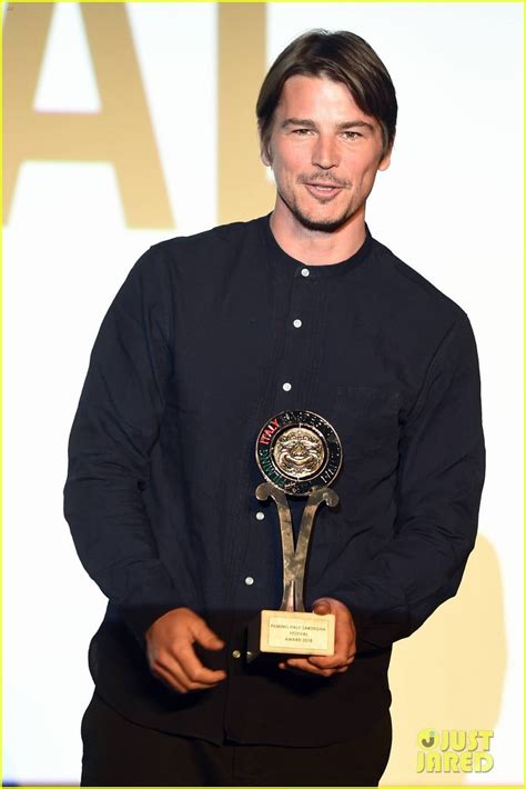 Josh Hartnett Makes Rare Appearance With Longtime Girlfriend Tamsin