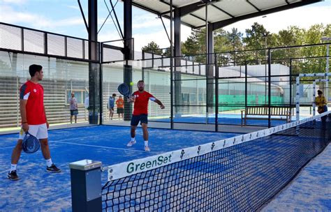 Mâcon Les terrains de padel ont été inaugurés Lengouement pour ce