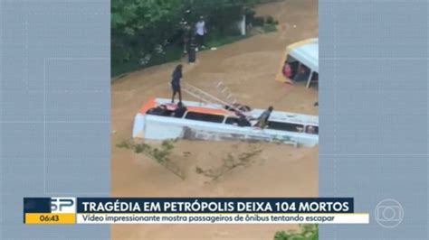 Vídeo Mortos Em Petrópolis Chegam A 104 Após Temporal Bom Dia Sp G1