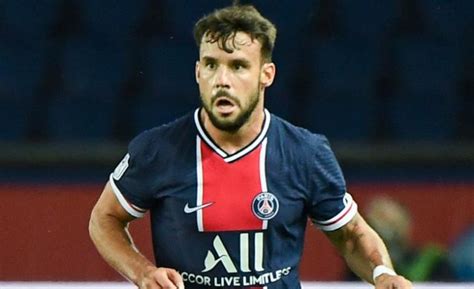 Mercato PSG Leonardo obligé d agir après deux coups durs Foot