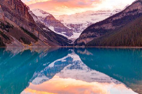 1,000+ Lake Louise Sunset Stock Photos, Pictures & Royalty-Free Images ...