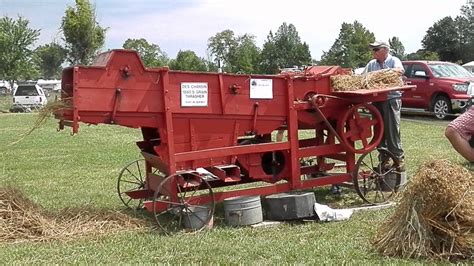 Threshing Machine Saugeen Antique Power Association Scone Ontario Youtube