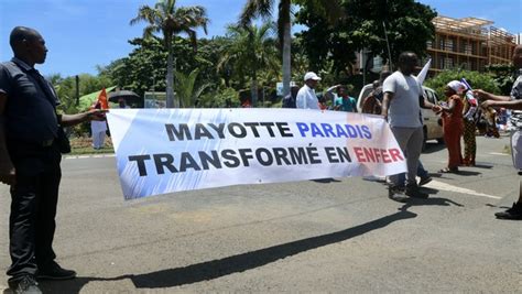 Mayotte les organisations patronales incitent à la reprise du travail