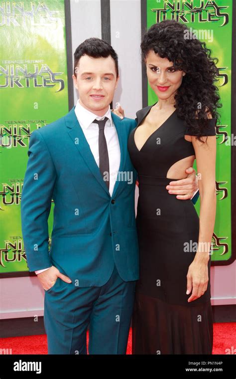 Noel fisher and layla alizada Banque de photographies et dimages à