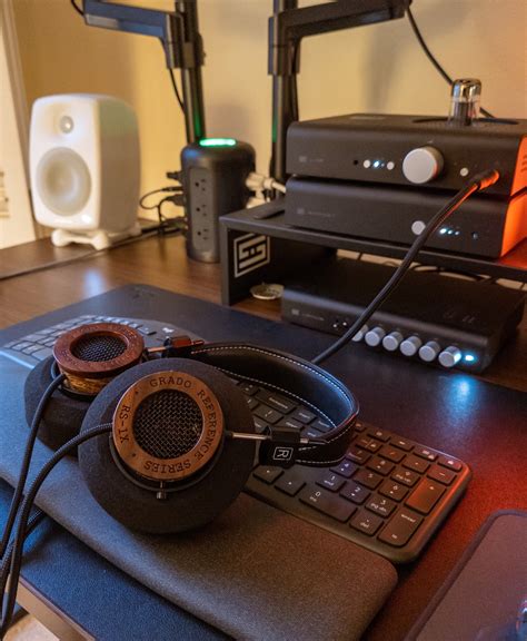 Versatile Desktop Setup : r/Headphoneporn