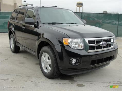 Tuxedo Black Metallic Ford Escape Xlt V Photo