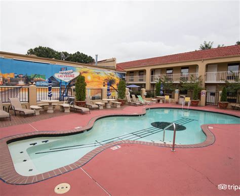 Days Inn Memphis at Graceland $66 ($̶7̶6̶) - UPDATED 2018 Prices ...