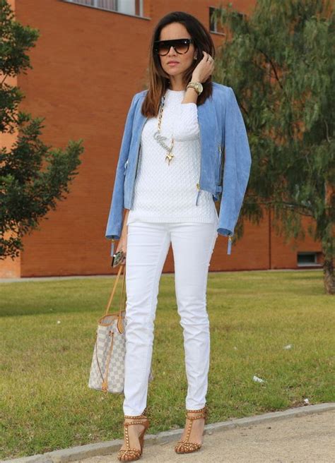 Голубая куртка