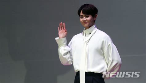 하이라이트 양요섭 내년 1월24일 의무경찰로 입대