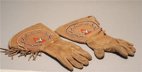 Lot Pair Of Native American Leather Gloves First Half Of The 20th