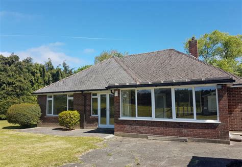 3 Bedroom Bungalow For Sale In Throop Road Bournemouth Bh8