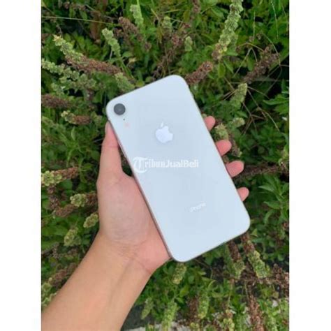 Hp Iphone Xr Gb Bekas Warna Putih Fullset Fungsi Normal Bergaransi