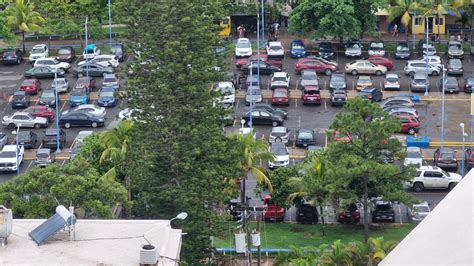 Analizan la construcción de estacionamientos verticales en la UNAH