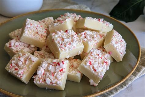 Easy White Chocolate Peppermint Fudge • The Candid Cooks