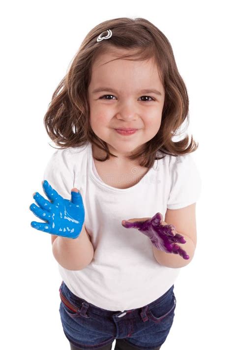 Petite Fille Caucasienne Avec Des Mains Peintes Photo Stock Image Du