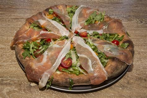 Tour Roberts Pizza And Dough Co Streetervilles Gourmet Pie Shop