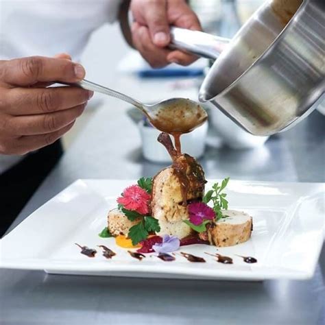 8 Modern Food Plating & Presentation Styles