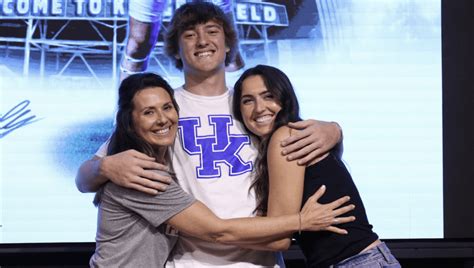 UK QB Commit Cutter Boley's Mother Sometimes Avoids Social Media | Your ...