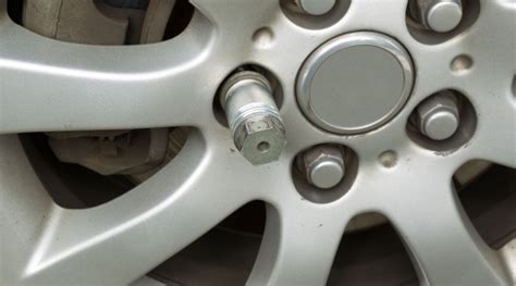 How To Remove A Wheel Lock Nut Without A Key