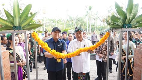 Pertama Di Indonesia Menteri Teten Masduki Resmikan Rpb Komoditas