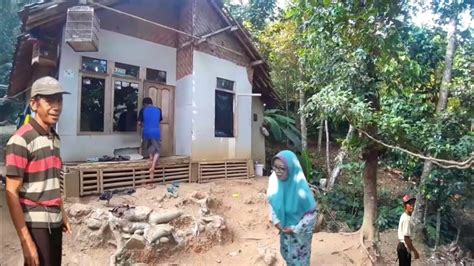 Mengunjungi Rumah Terpencil Di Dekat Hutan Meskipun Kemarau Air Tetap