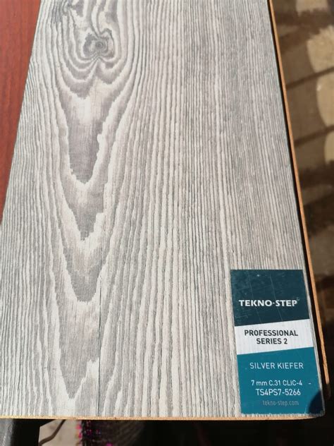 Piso Laminado Marca Tekno Step Linea Professional Series De 7mm