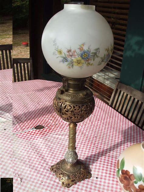 Antique Victorian Bradley Hubbard B H Parlor Banquet Oil Lamp Circa