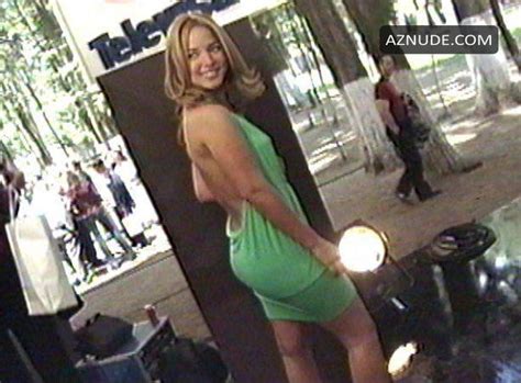 ADAMARI LOPEZ Nude AZNude