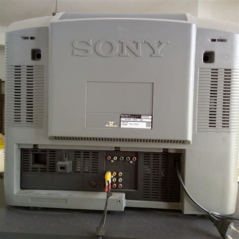 Sony Trinitron Crt Free Remote Free Cabinet Tv Home