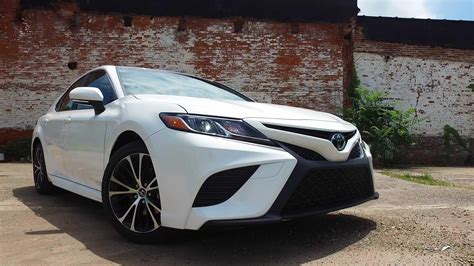 Toyota Camry Hybrid Review Consumer Reports