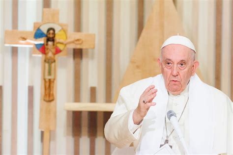 Aún estoy vivo dice el papa Francisco tras salir del hospital