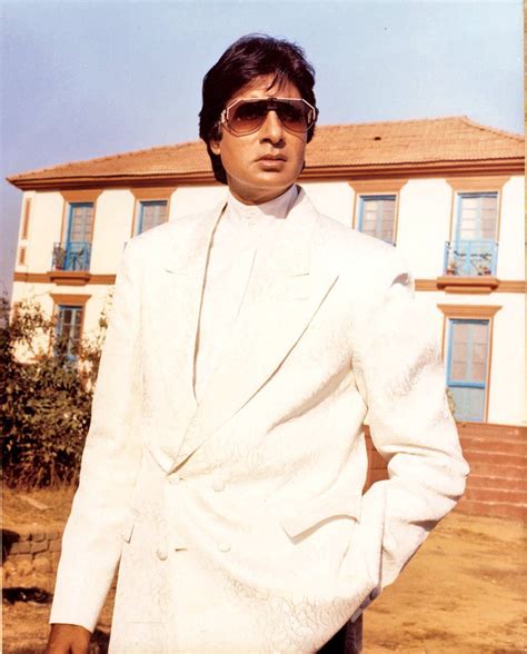 Amitabh Bachchan Wiki, Height,Biography, Weight, Age, Affair, Family & More - StarsWiki