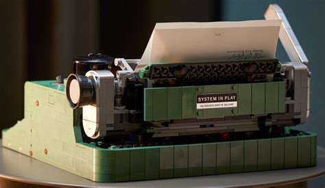 LEGO-Ideas-21327-Typewriter-detail - The Brothers Brick | The Brothers Brick