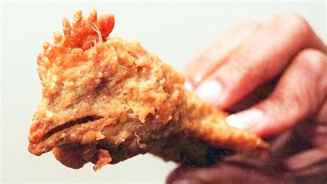 Woman Finds Fried Chicken Head In Her Mcdonalds Order