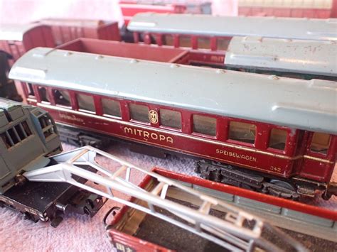 22 Schöne Alte Wagen Und 3 Loks Märklin H0 Eisenbahn Antik Kaufen Auf