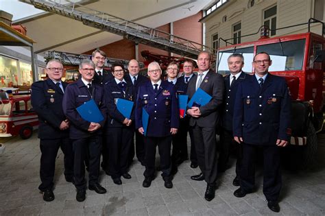 Vielfältiger Einsatz in Feuerwehren ausgezeichnet Freiwillige