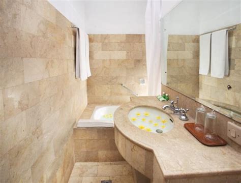 Hotel Ratna Bathtub Paket Wisata Bali Murah