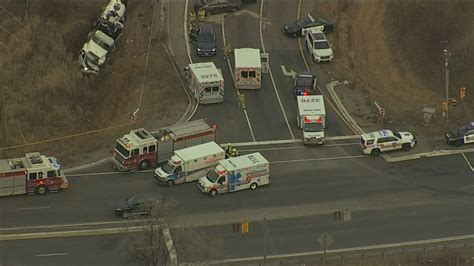 Crash On Hwy 403 Ramp In Oakville Sends 6 To Hospital