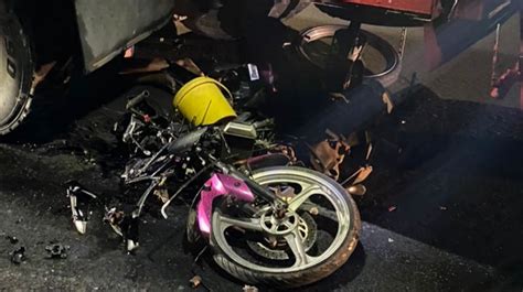 Motorcyclist Pillion Rider Killed After Crashing Into Lorry At Jalan