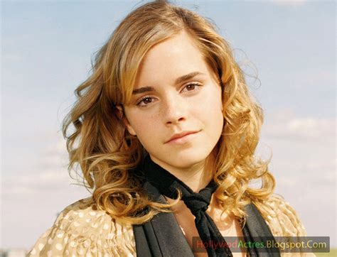 Hollywood Actress: Emma Watson Hollywood Actress HD Wallpapers