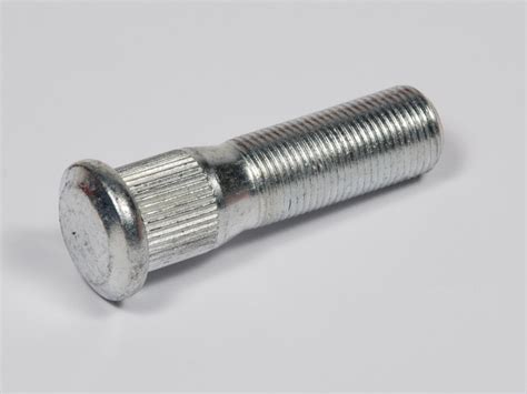 Купить Шпилька колеса задняя ГАЗель (Красная Этна) 3302-3104018
