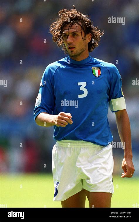 PAOLO MALDINI Italien AC MILAN FC 11 Juni 2000 Stockfotografie Alamy