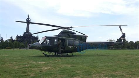 Helikopter Vip Mendarat Di Lapangan Renon Ternyata Ini Yang Dijemput