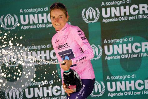 Giro D Italia Donne 2022 Annemiek Van Vleuten Blinda La Rosa Adesso