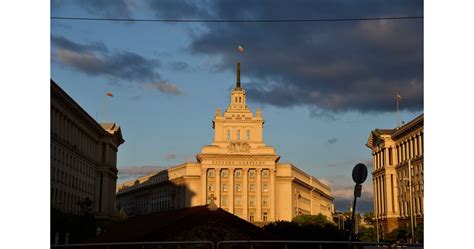 ГЕРБ, ПП-ДБ и ДПС внесоха промени в правилника на парламента, за да не ...